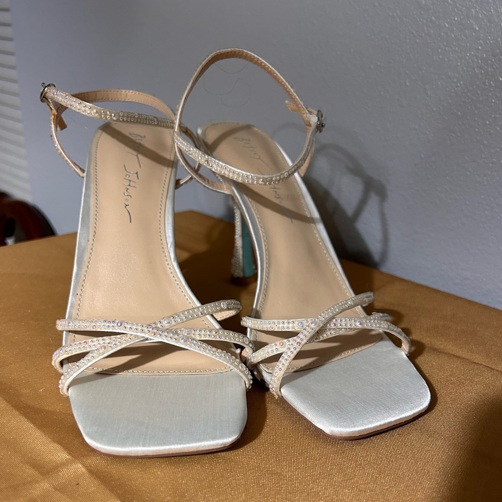 Betsey Johnson Strappy Gold Heels • Size 7.5 (true to size) - Picture 4 of 15